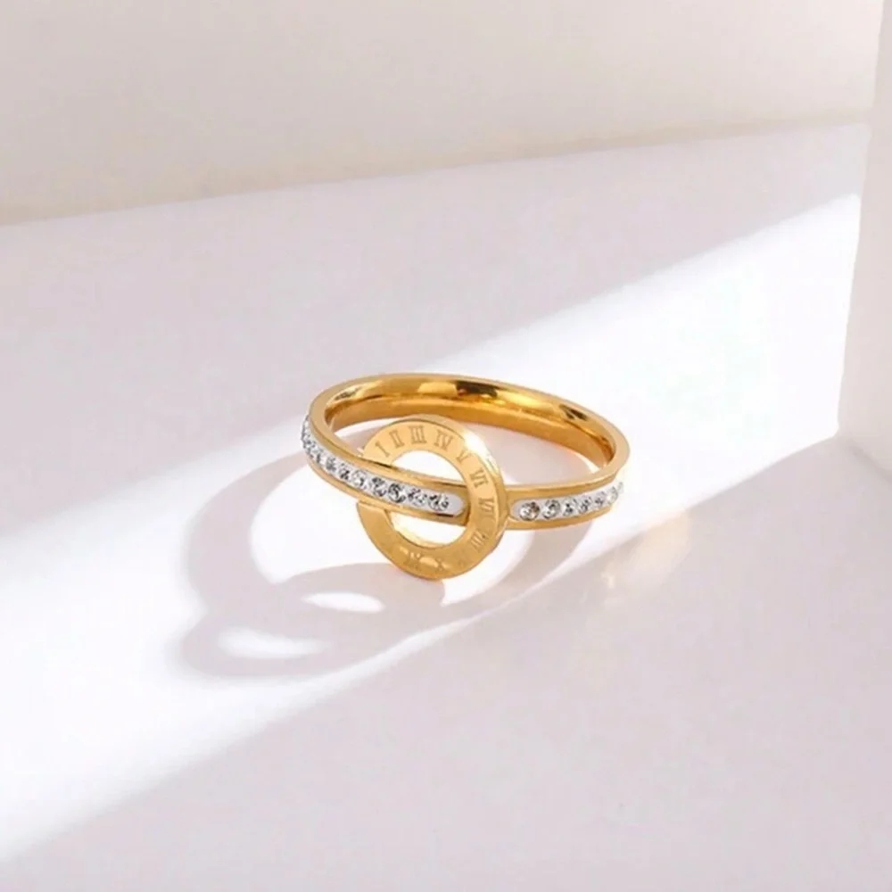 NWT Elegant Gold Stainless Steel Roman Numeral Ring with Zirconias Size 8